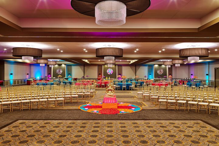 Sheraton Lisle Naperville Hotel