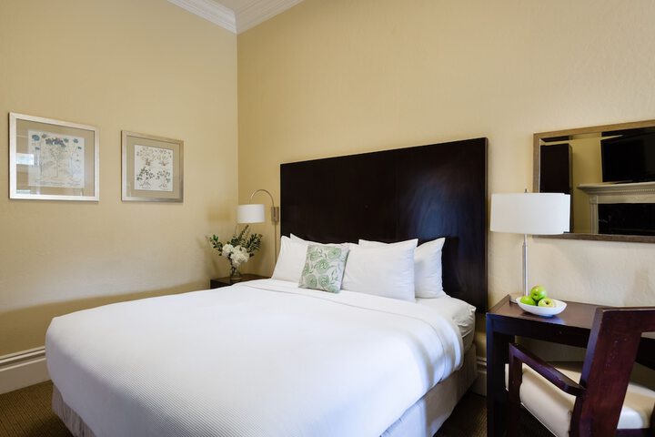 Room 21 of 38