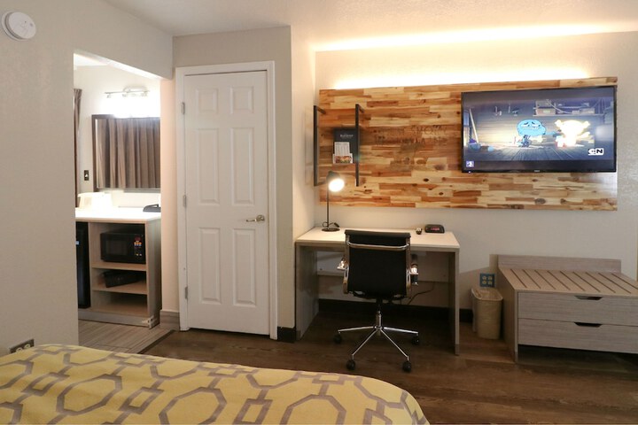 Baymont by Wyndham Gatlinburg on the River