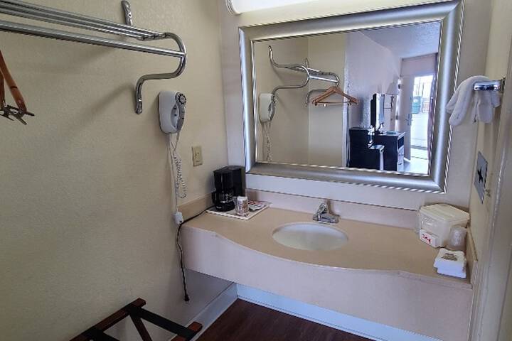 Room 17 of 18