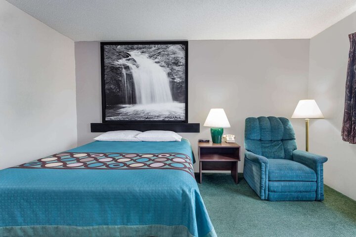 Room 15 of 27