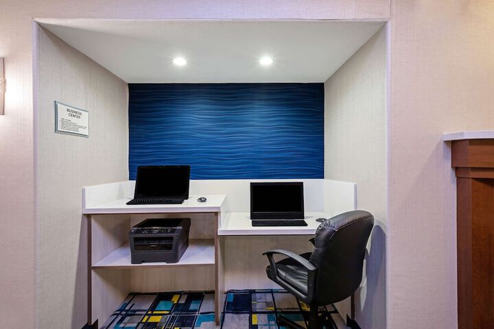 Business Center 27 of 27