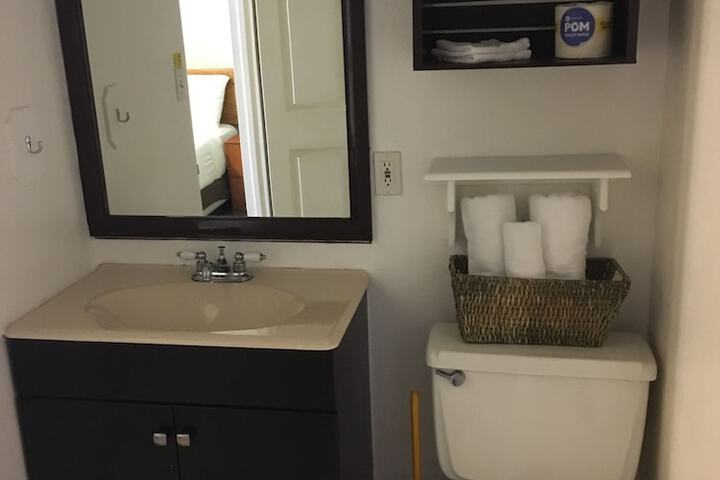 Room 33 of 61