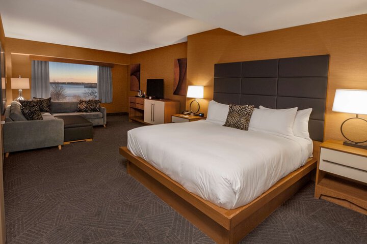 DoubleTree by Hilton Hotel Niagara Falls New York