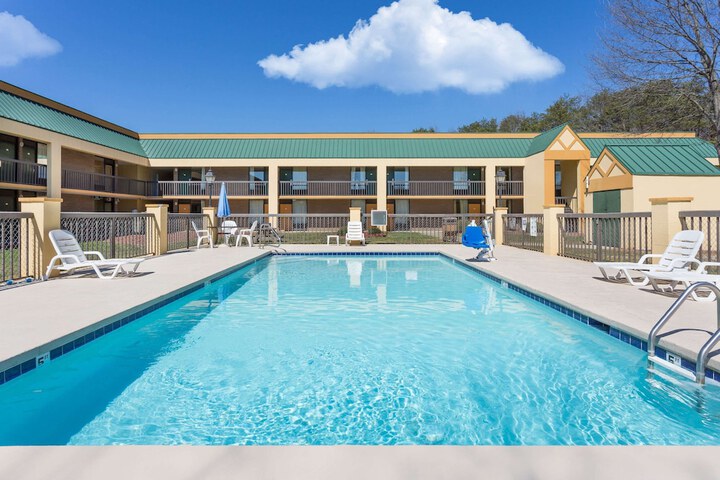 Pool 2 of 15