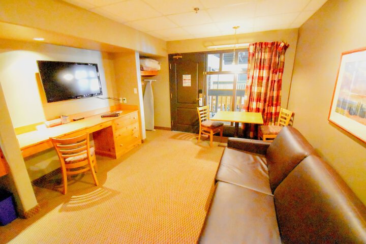 Room 11 of 35