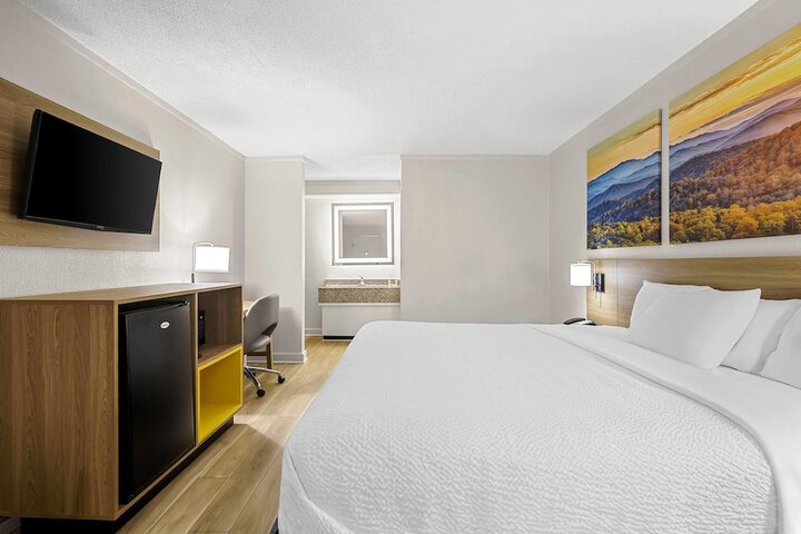 Days Inn by Wyndham Salem