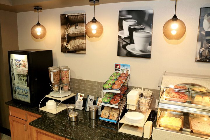 Breakfast/Coffee Service 34 of 40
