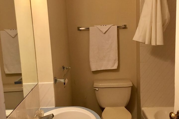 Room 10 of 22