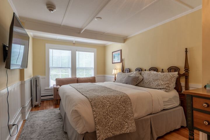 Room 100 of 153