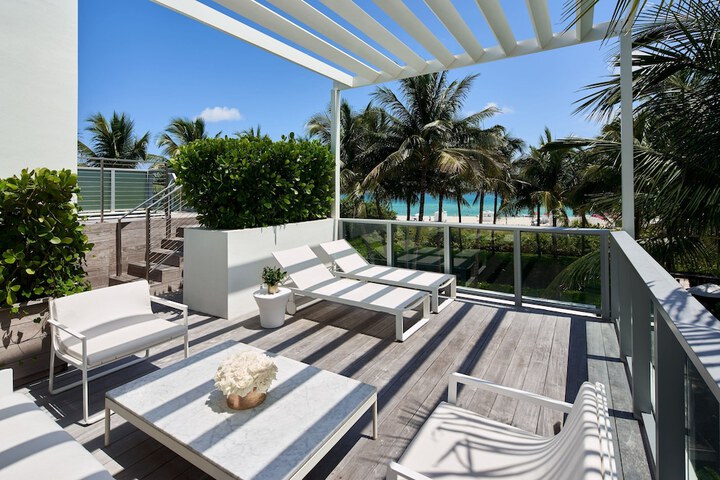 W South Beach