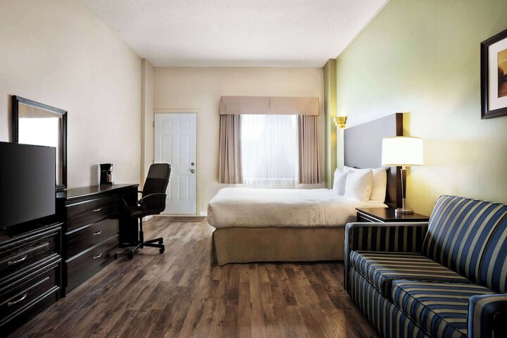 Room 22 of 34
