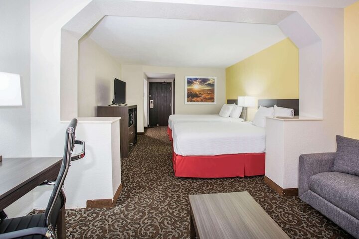 Room 21 of 40