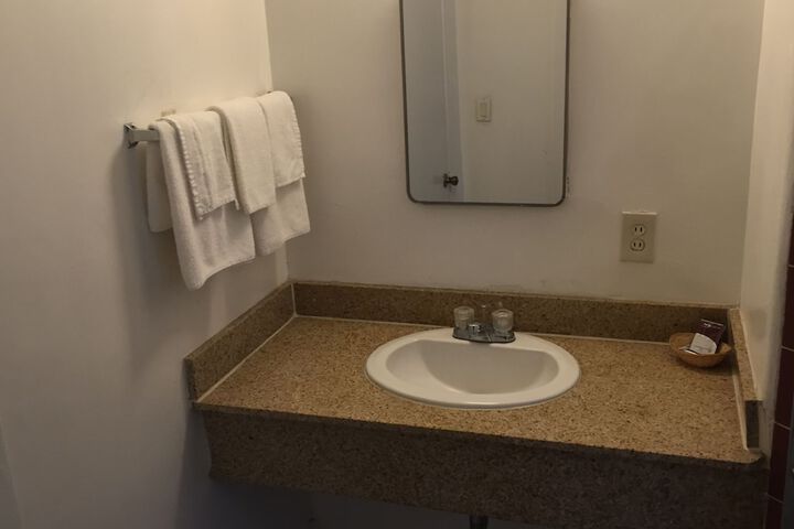 Room 11 of 23