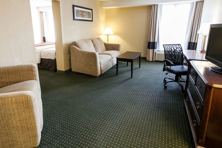 Room 13 of 38