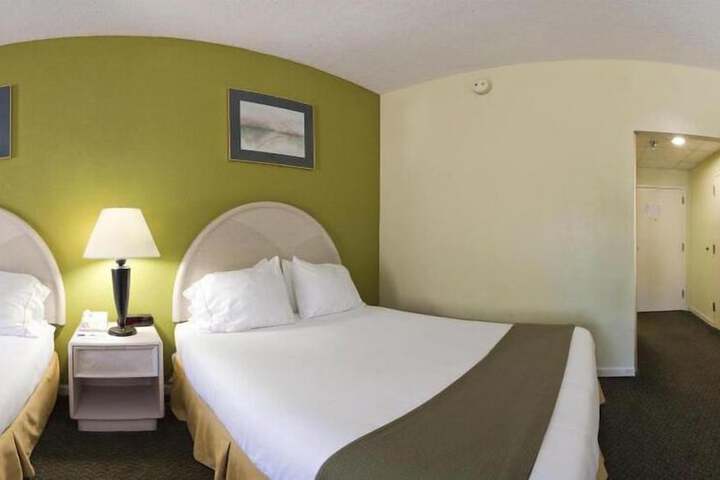 Room 20 of 64