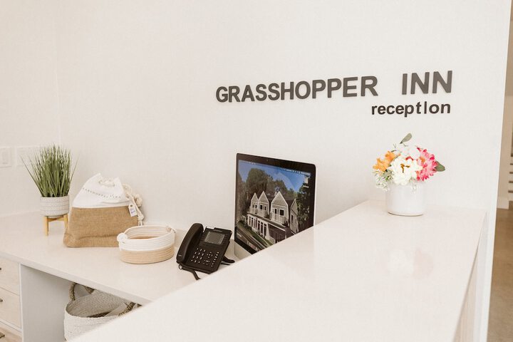 Grasshopper Inn