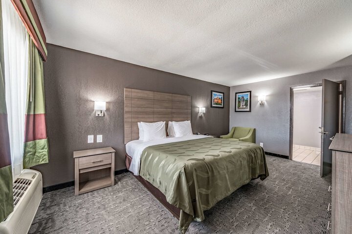 Room 16 of 37