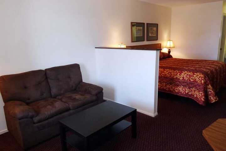 Windcrest Inn and Suites