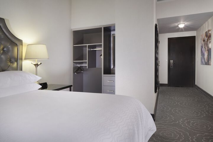 Room 35 of 71