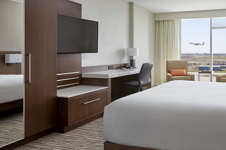 Calgary Airport Marriott In-Terminal Hotel