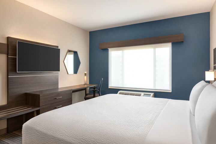 Room 16 of 34