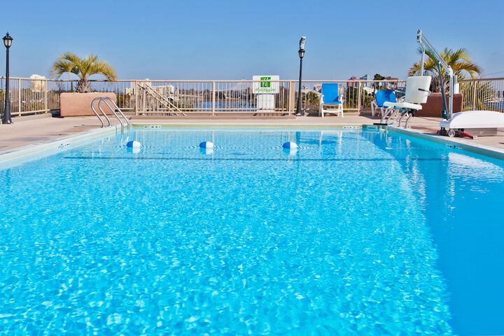 Pool 10 of 58