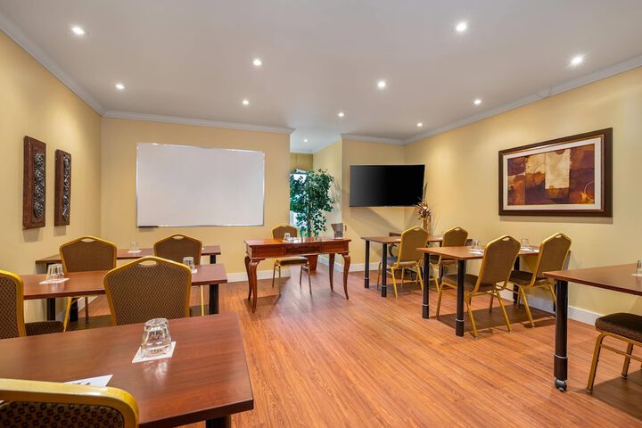 Hotel Brossard an Ascend Collection Hotel