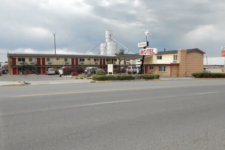 Holiday Motel