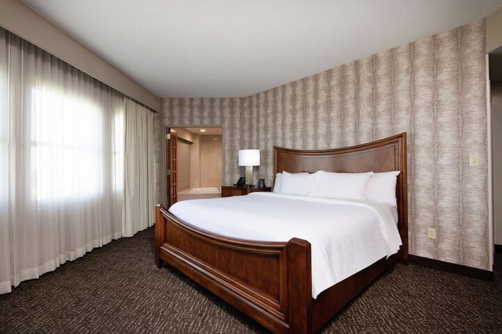 Embassy Suites Northwest Arkansas - Hotel Spa & Convention