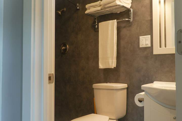 Room 107 of 118