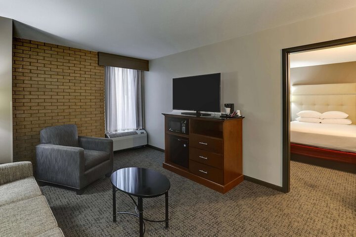 Room 25 of 41