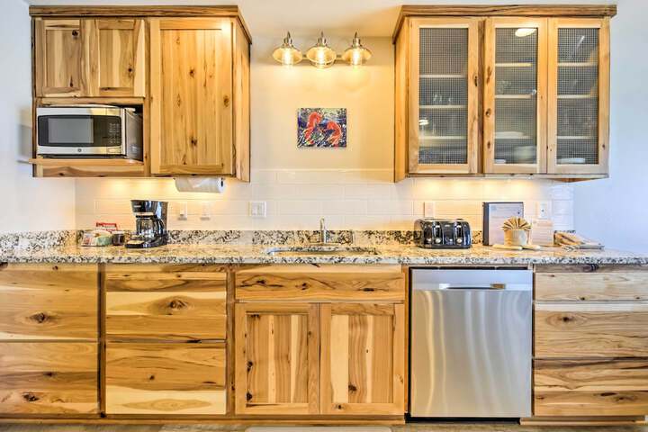 Beachfront Lincoln City Condo-patio & Pool Access!