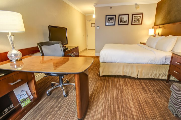 Room 46 of 127