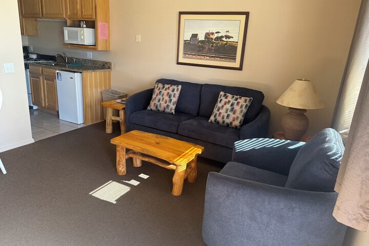 Mountain Landing Suites & RV Park