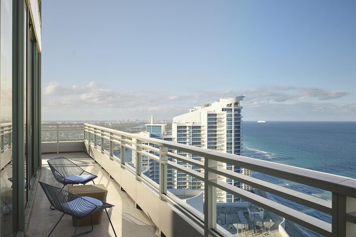 Signia by Hilton Diplomat Beach Resort