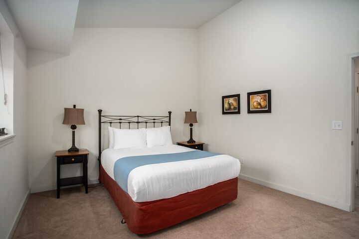 Room 117 of 183