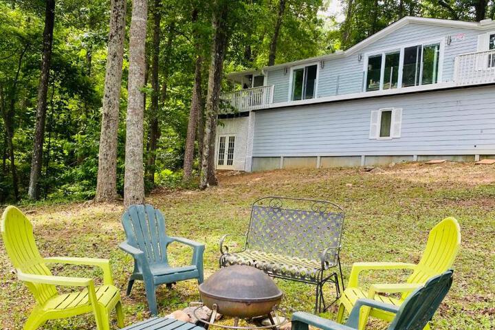 Paradise View Getaway-Dacha