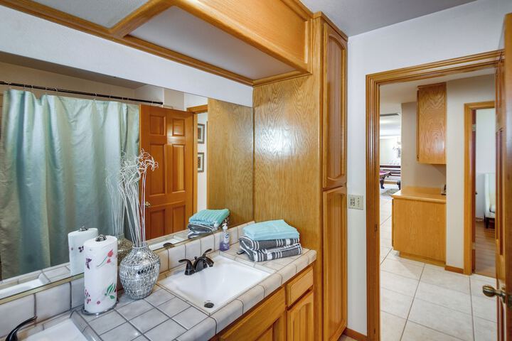 Spacious Lancaster Family Ranch - BBQ & Patio