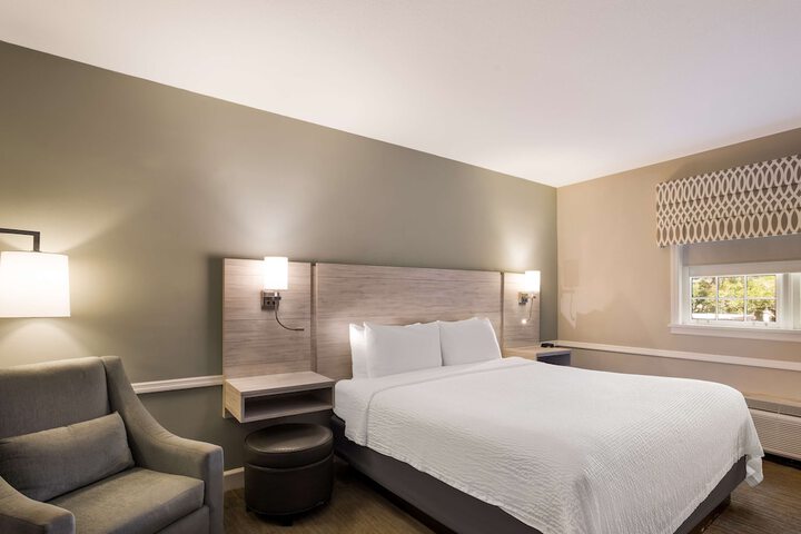 Best Western Sea Island Inn
