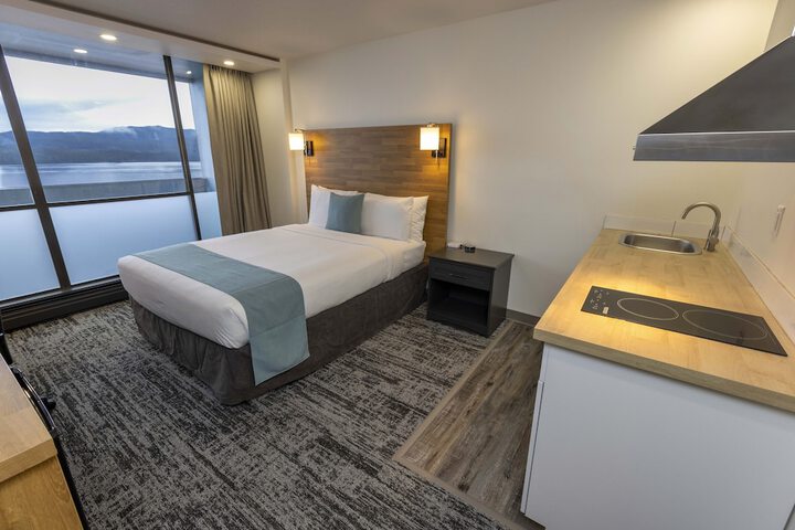 Highliner Hotel & Conference Centre