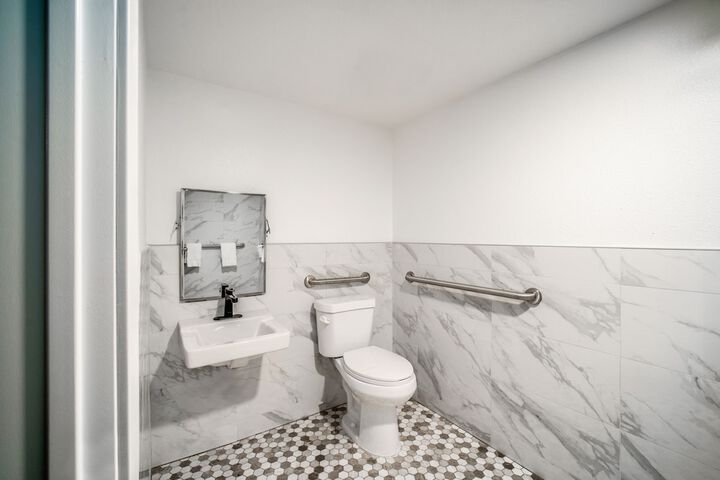 Room 13 of 75