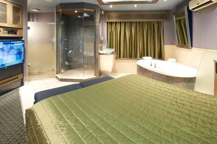 Room 50 of 78