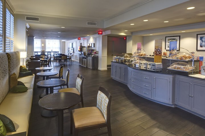 Breakfast/Coffee Service 103 of 108