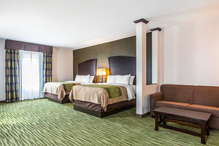 Comfort Inn & Suites Moore - Oklahoma City