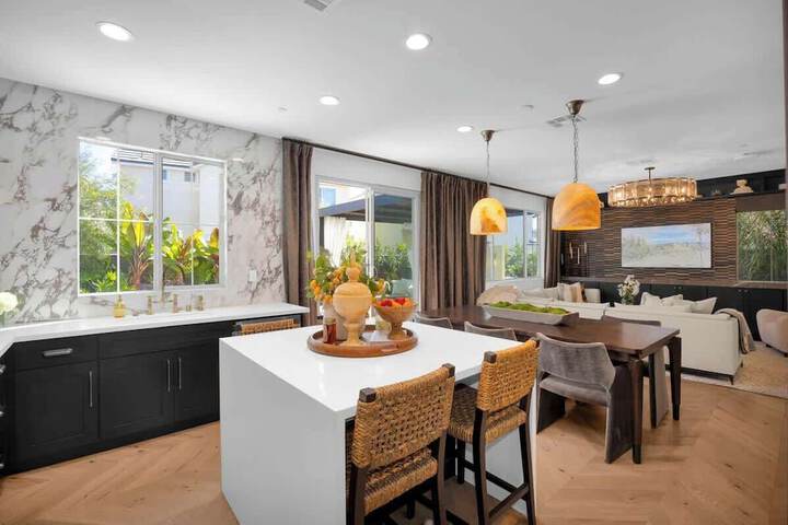 atmarbella Lane - Stylish Dream Home in RMV w / Pool