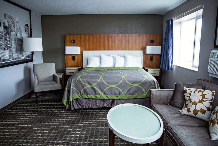 Room 28 of 36
