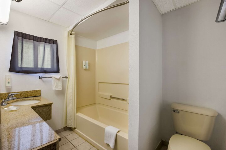 Room 17 of 45