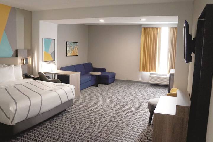 Room 51 of 69
