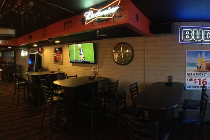 Lounge 100 of 118